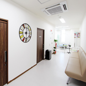 診察室前 待合室